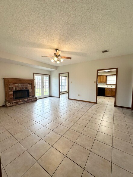 Building Photo - 6853 Willie Lou Ave