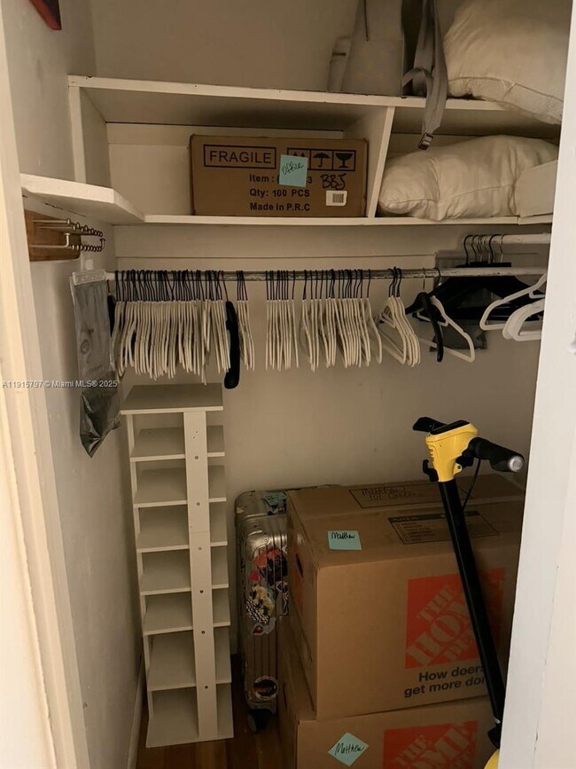 Building Photo - 101 Collins Ave