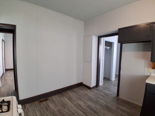 Building Photo - 501  Avenue-B