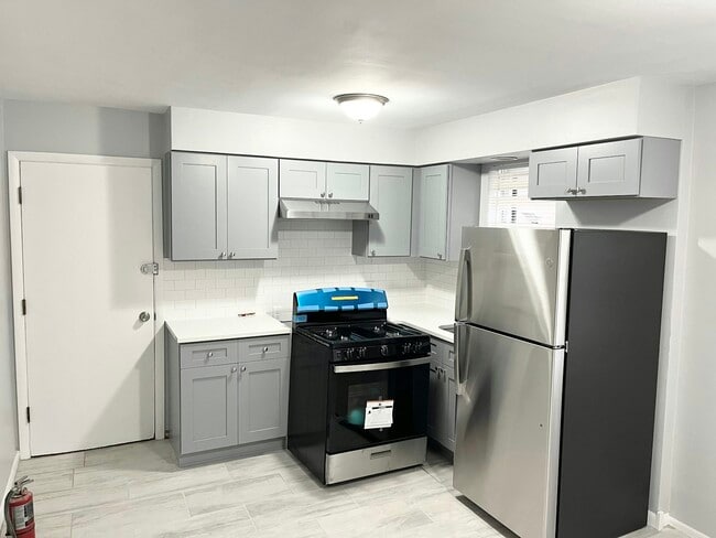 Building Photo - 9212 S Kedzie Ave