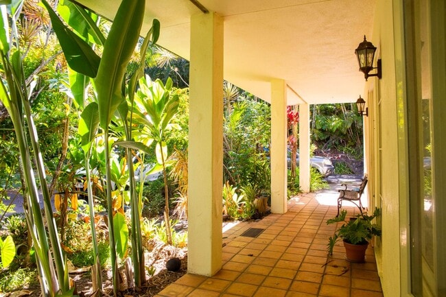 Building Photo - Spacious 4-Bedroom Retreat in Haiku with Stunning Natural Light