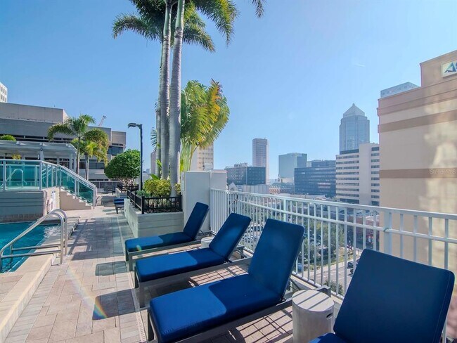 Building Photo - 777 N Ashley Dr