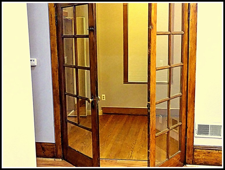 Building Photo - 1527 W Cullerton St