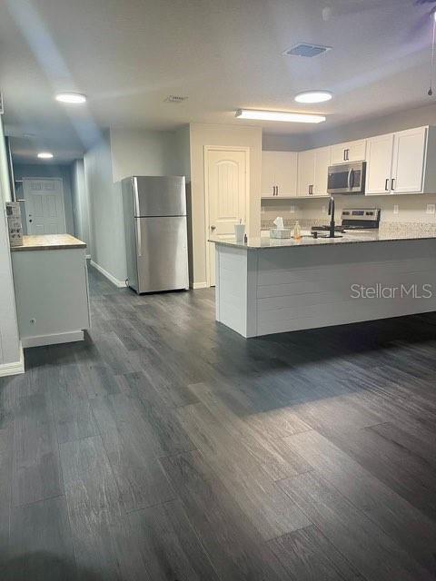 Building Photo - 326 Parkview Dr