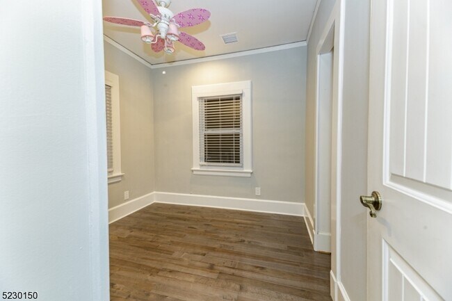 Building Photo - 58 Pillot Pl