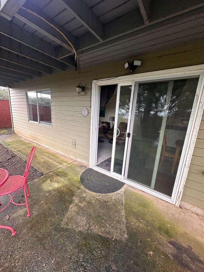 Building Photo - 14441 NE Morris Ct