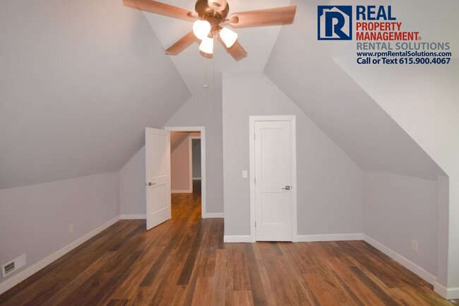 Building Photo - Great 3 bd 2.5 ba with Washer/Dryer includ...