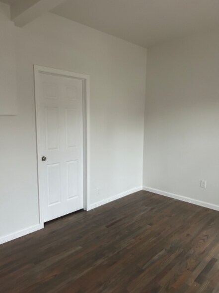 Building Photo - 346 Madison Ave