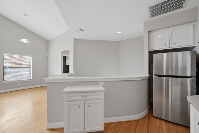 Building Photo - 3736 Main Plaza Dr