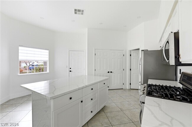 Building Photo - 5204 Elm Grove Dr