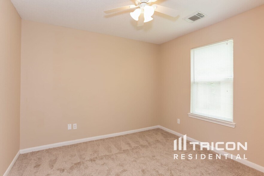 Building Photo - 5746 Gasser Ln