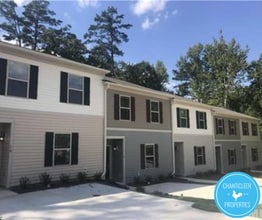 Building Photo - 6 Rochambeau Ct