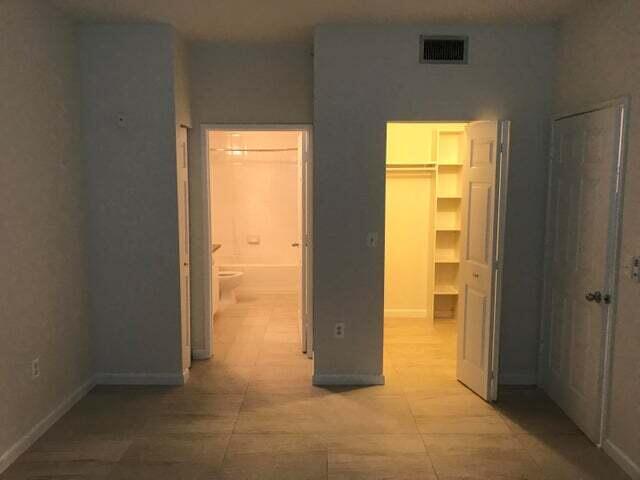 Building Photo - 630 S Sapodilla Ave