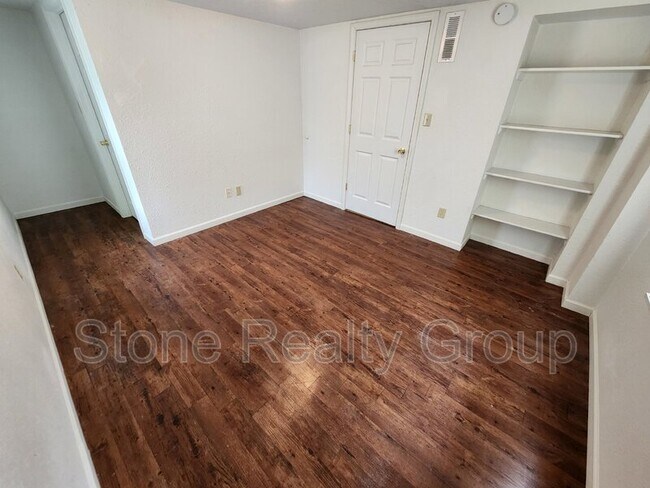 Building Photo - 512 N Virginia St