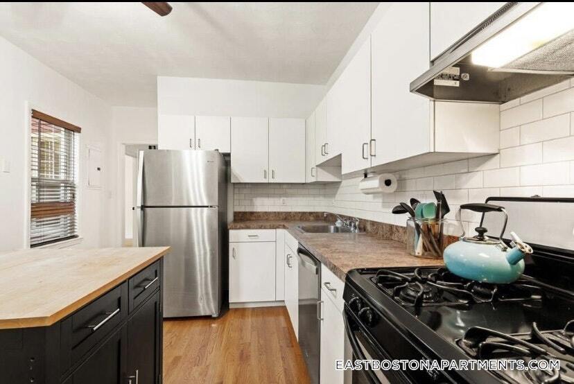 Building Photo - 171 Brooks St