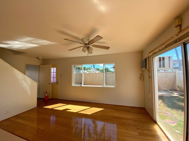 Building Photo - Desirable Lombard Way in Ewa, 3 Bed 2.5 Bath w/ 2 Car garage, Newer unit, Pet Negotiable