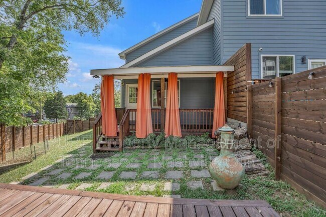 Building Photo - 3212A Lincoln Ave