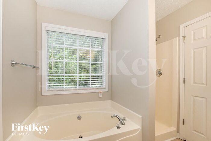 Building Photo - 3881 Berkshire Ridge Dr