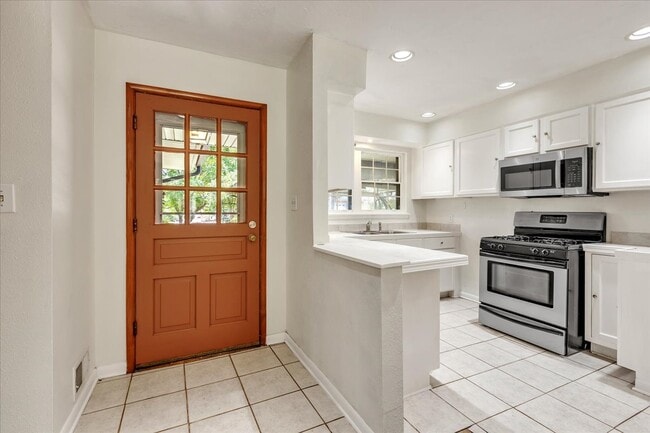 Building Photo - 2037 NW 47th St