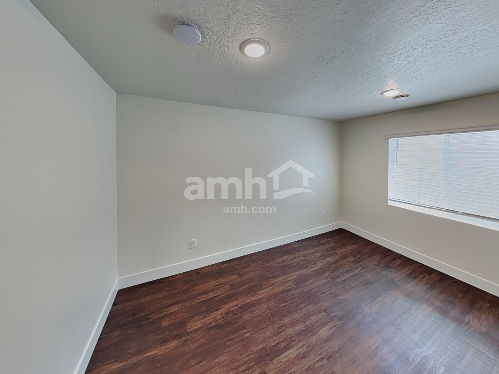 Building Photo - 7135 Woods Rose Dr