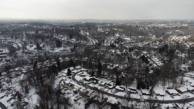 Building Photo - AVAILABLE APRIL 1ST! Do not miss this STUNNING 3-bedroom in Penn Hills!