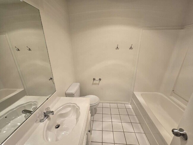 Building Photo - "Charming 3-Bedroom Lubbock Home with Cozy...