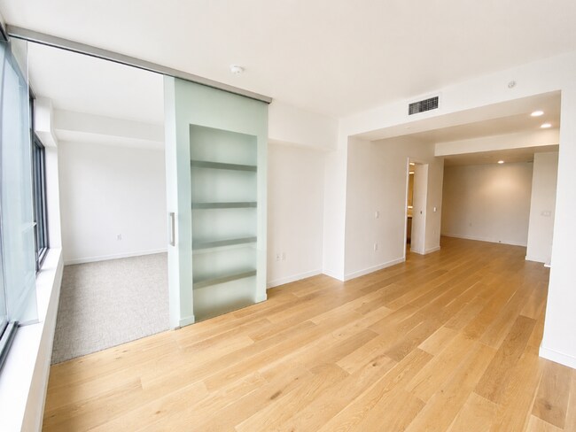 Building Photo - 1Bd/1Ba Seattle Condo