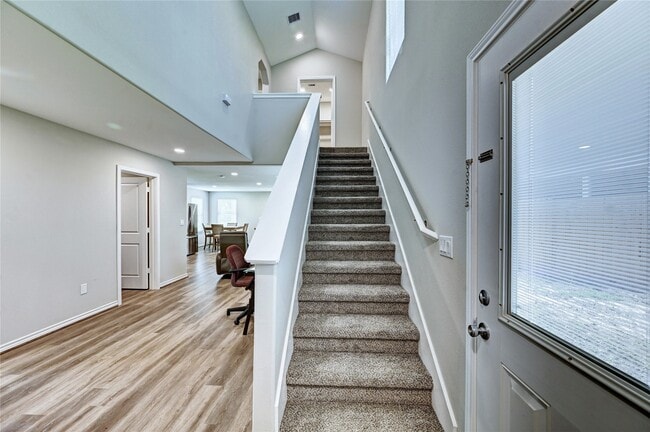Building Photo - 268 Sunrise Dr
