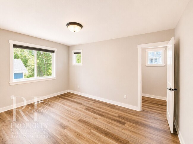 Building Photo - Luxury Poulsbo Retreat with Water Views, Covered Deck & Designer Finishes