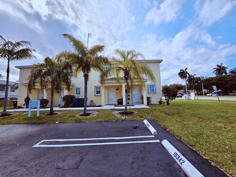 Building Photo - 19340 SW 103rd Ct