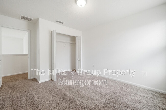 Building Photo - 7814 Meadow Walk Ln