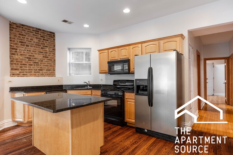 Building Photo - 1010 N Kedzie Ave