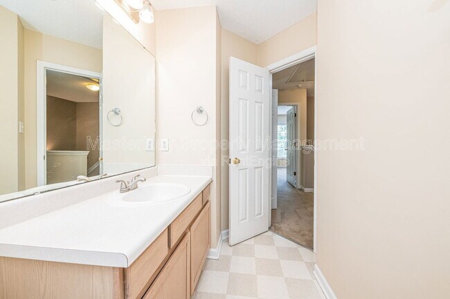 Building Photo - 4001 Winecott Dr