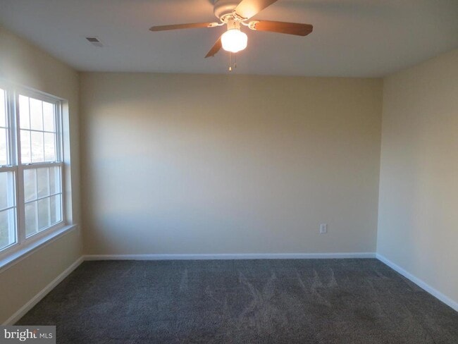 Building Photo - 3700 Bedford Dr