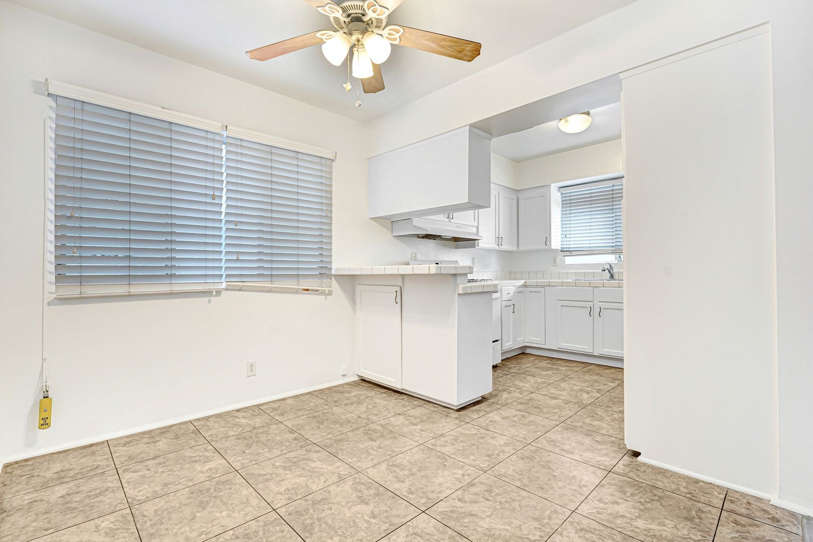 Building Photo - 744 S.Windsor Blvd. - just south of Wilshire Blvd.