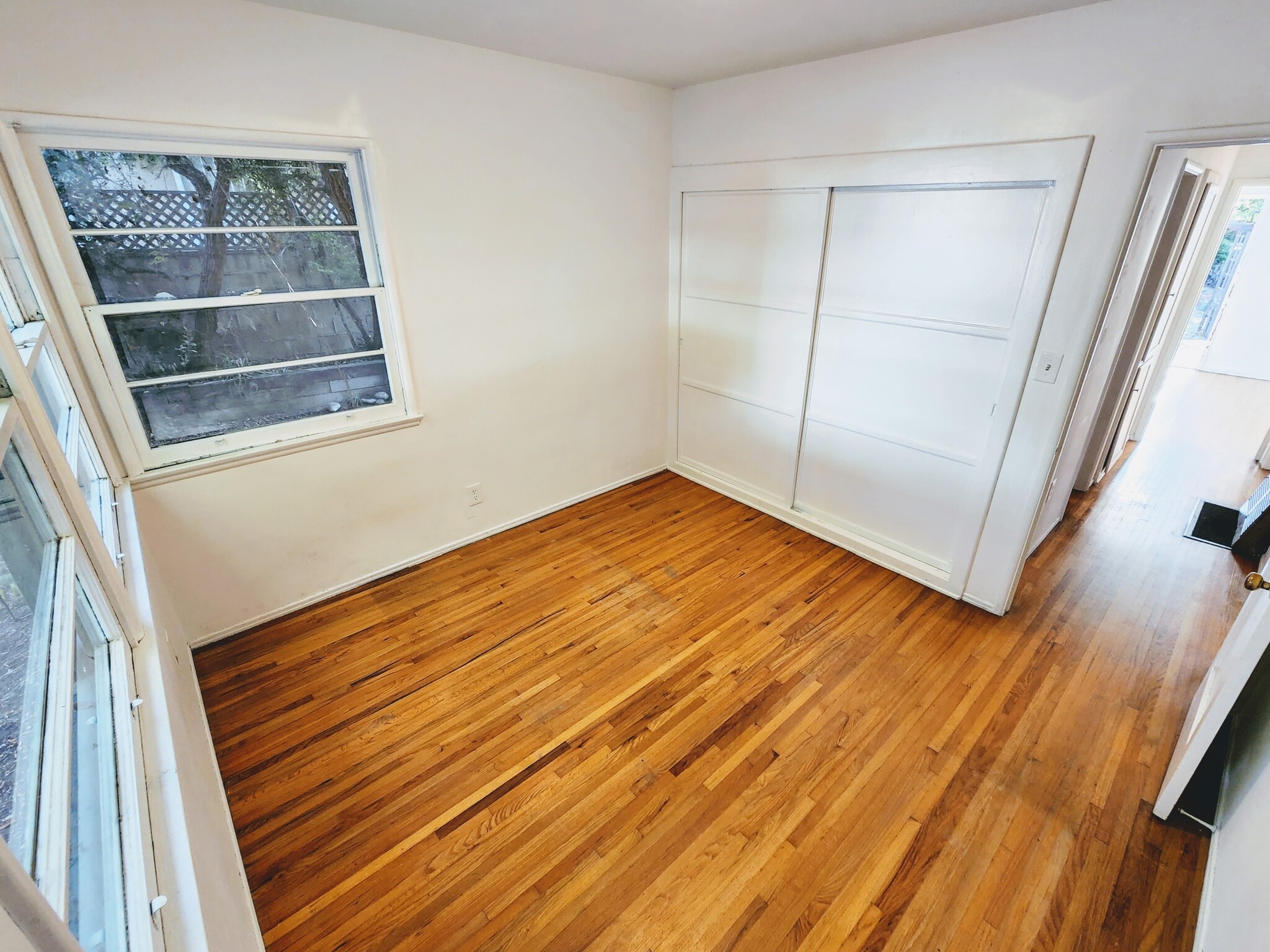 Building Photo - 12914 Rose Ave