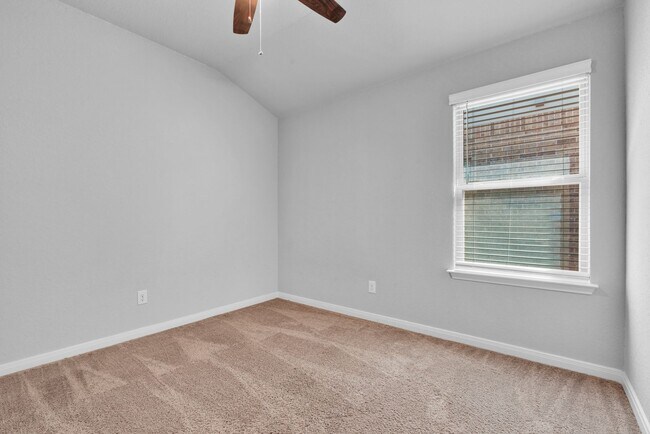 Building Photo - Charming 4-Bedroom 3-Bathroom Home in Westpointe – Community Amenities & Prime Location!