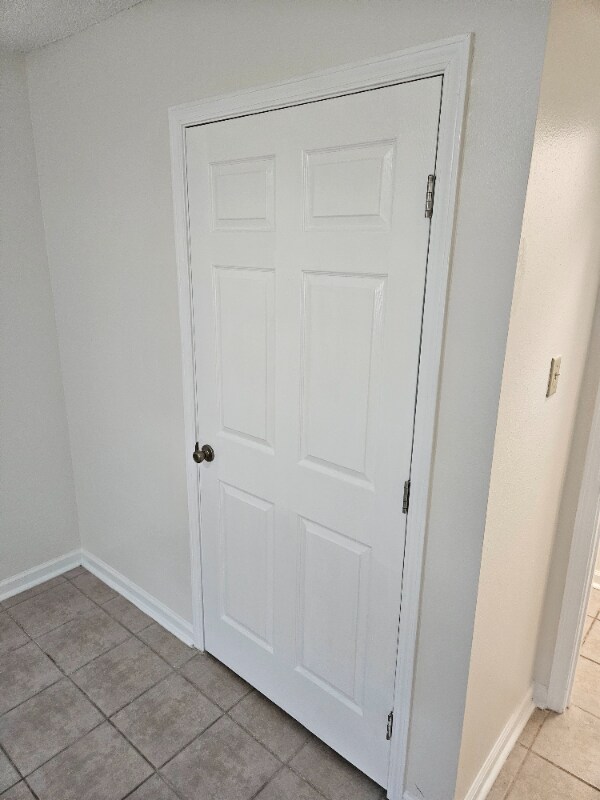 Building Photo - 3114 Vancouver Dr