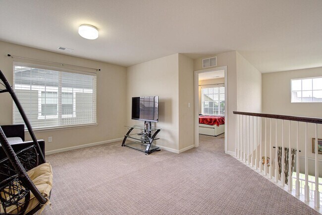 Building Photo - Bright, Spacious & Full of Charm Inside an...