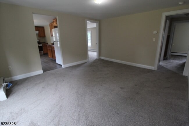 Building Photo - 28 White Meadow Ave