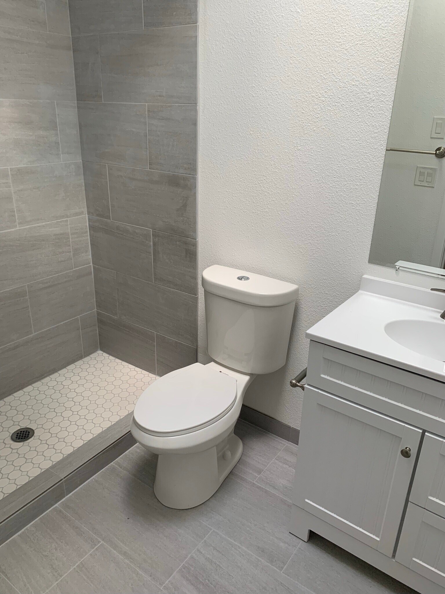 Building Photo - 4950 SW 45th Ave