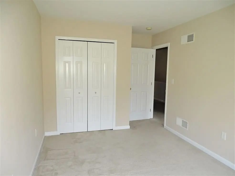 Building Photo - 6472 Lincoln Ct