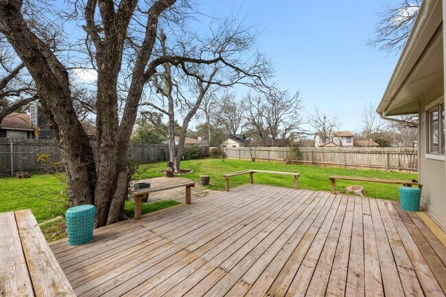 Building Photo - 11305 Songbird Cove