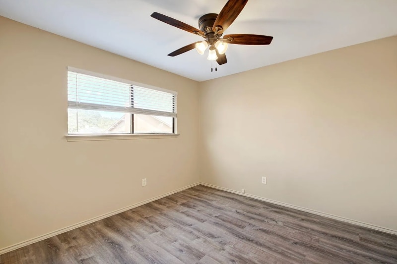 Building Photo - 619 Luther Dr