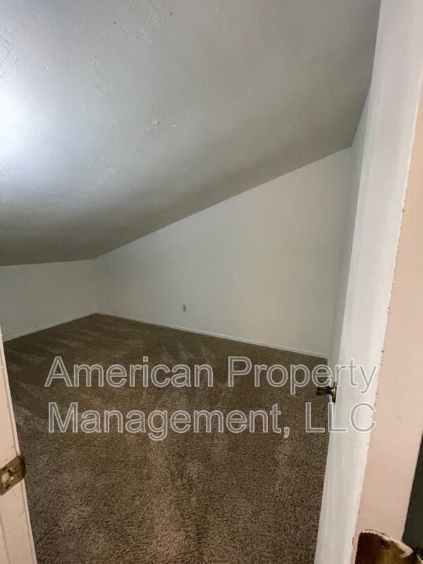 Building Photo - 6185 S Zunis Ave