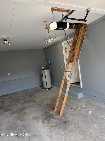 Building Photo - 2107 Tipton Station Rd