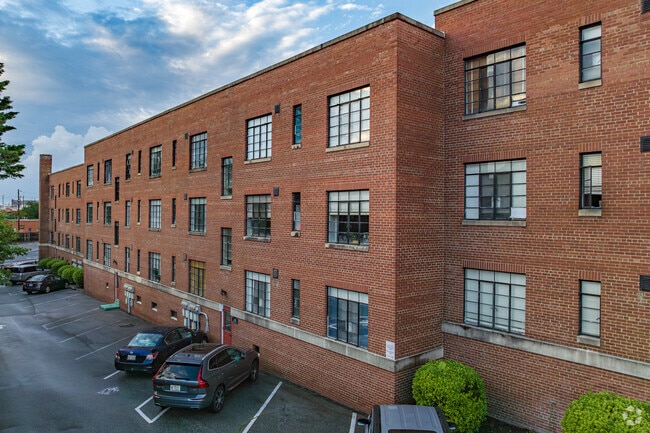 Building Photo - Emerywood Court