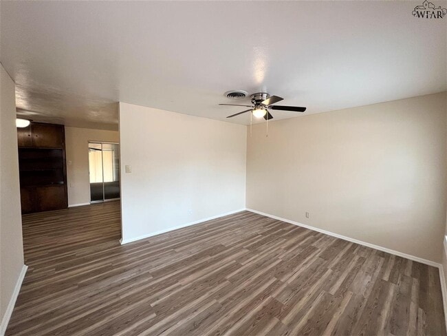 Building Photo - 4717 N Shore Dr