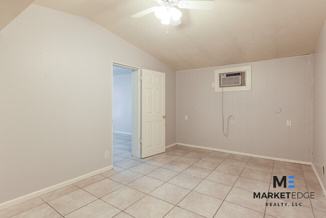 Building Photo - 4 Bed/2Bath Home at 39th Ave/Camelback! Re...