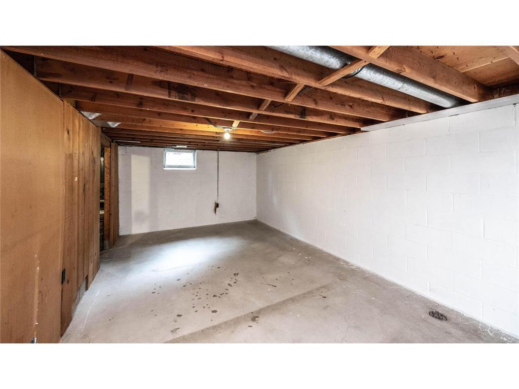 Building Photo - 3917 W 109th St
